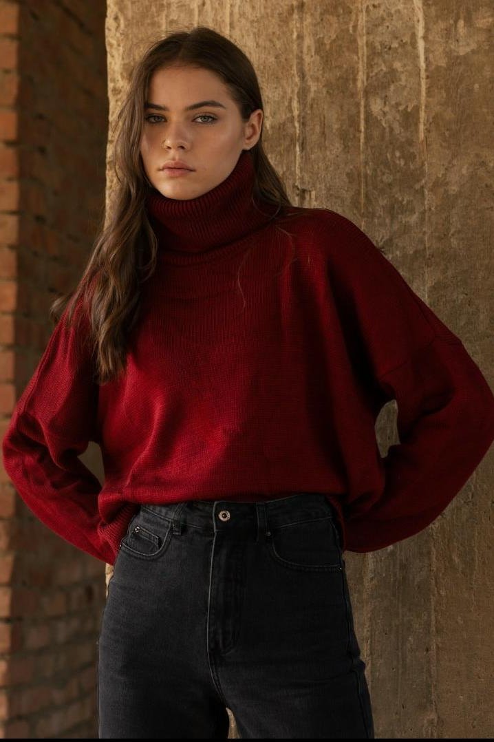 Knitted High Neck Pullover - Red